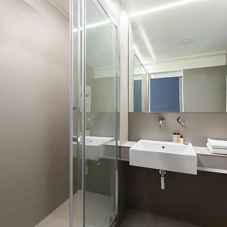 Croce アパートホテル