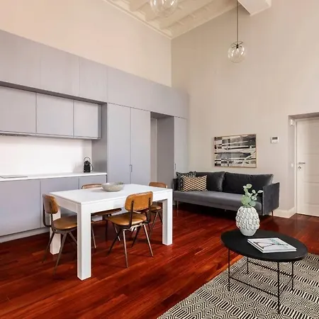 Croce アパートホテル