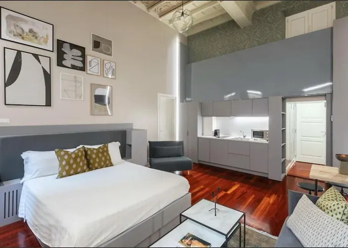 Croce Apartahotel 4*